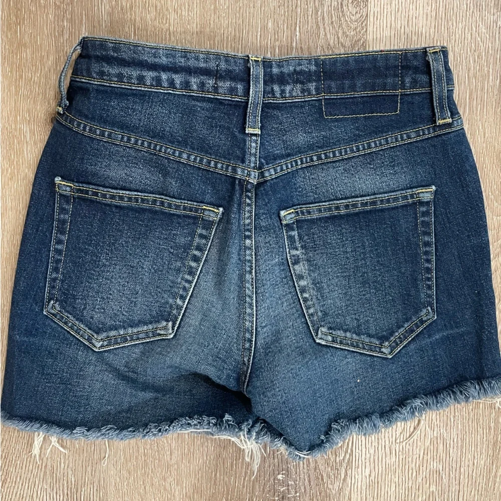 AMO Babe True Blue Frayed Hem Jean Shorts Size 25